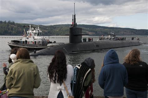 Dvids Images Uss Maine Ssbn 741 Returns Home Image 2 Of 6