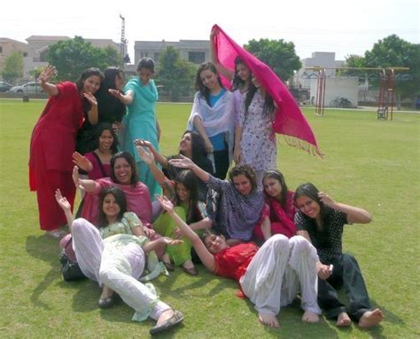 Lums University Lahore Hot Girls Hd Wallpapers And Urdu Poetry