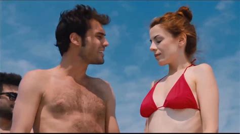 Başak Parlak Şevkat Yerimdar Filmi Bikinili Göğüs Bacak Kalça Frikik