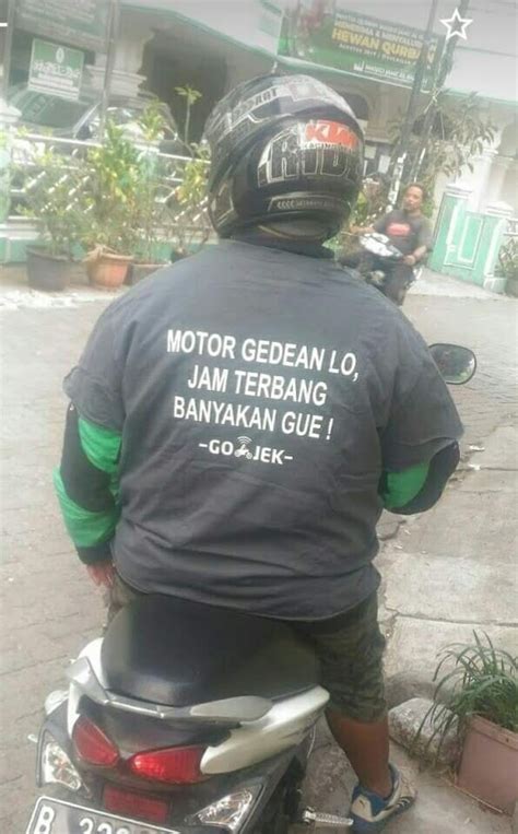  Hati-hati Salah Fokus, Ini 10 Tulisan Lucu di Jaket dan Kaus!
