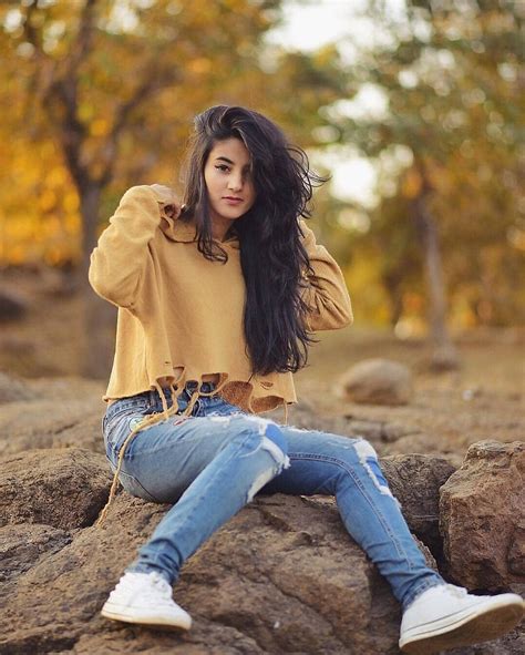 Pin By Karishma Rajput On Instagram Pictures Photography Poses Women