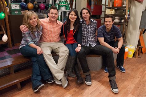 NickALive Paramount To Revive ICarly With Original Cast Members