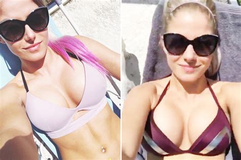 Alexa Bliss Boob Job Pictures Wwe Wrestler Has Minor Breast Surgery