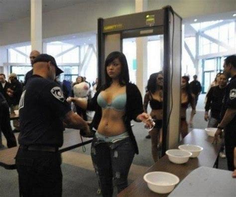 IRTI Funny Picture 1611 Tags Hotgirl Grabbed Airport Security Frisked