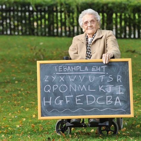 How does the mirrored text generator work? WATCH 97-Year-Old Recite The Alphabet Backwards In Less ...