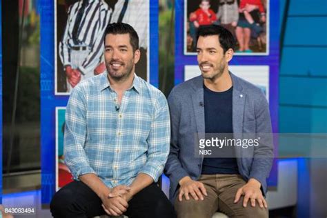 Jonathan And Drew Scott Photos And Premium High Res Pictures Getty Images