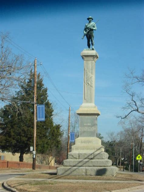Louisburg Nc Confederate Statue At Louisburg College Main Street 1