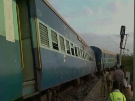 Pictures Of Andhra Train Accident देखें बैंगलोर नांदेड़ एक्सप्रेस