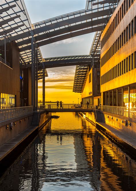 The astrup fearnley museum of modern art is a privately owned contemporary art gallery in oslo in norway. Astrup Fearnley Museum - Veggbilde & art print plakat ...