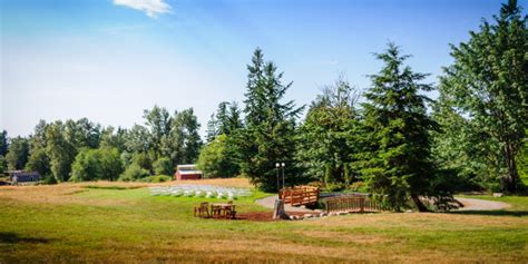 A terrace and a restaurant are available at vertshus grimstad. Grimstad Farms Weddings | Get Prices for Wedding Venues in WA