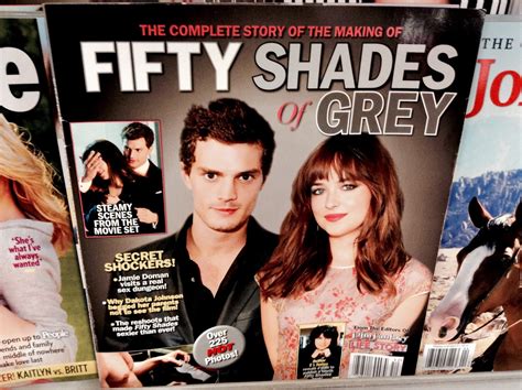 Este libro puede clasificarse en varias categorías, pero una de las más importante está: El nuevo libro de "50 Sombras de Grey" en el mercado negro
