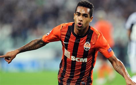 Alex teixeira had scored 22 goals in 15 league games and four goals in 10 champions league appearances for shakhtar this season. Alex Teixeira ya tiene precio - Chelsea News