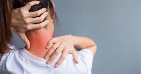 Neck Sprain Causes Symptoms Diagnosis And Treatment