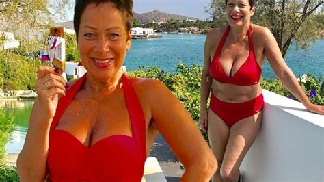 Denise Welch 59 Is The Picture Of Body Confidence As She Flaunts Her