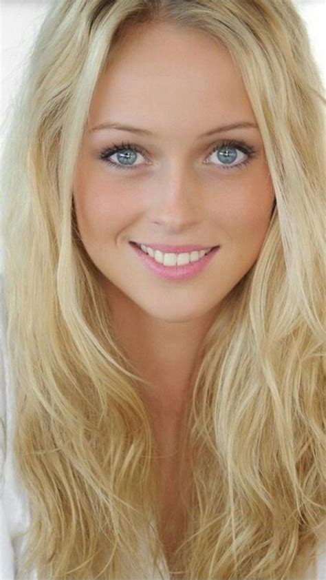Pin By Míra On Ženy Gorgeous Eyes Blonde Beauty Beauty Girl