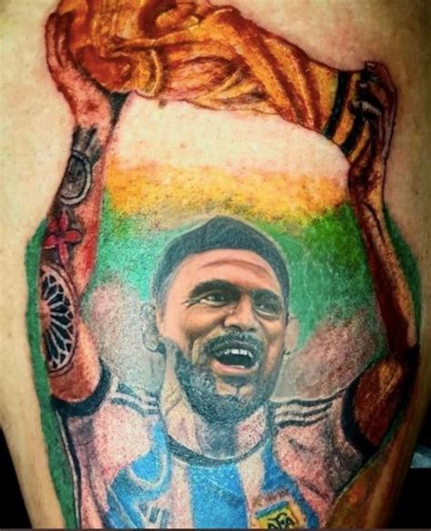 Viral Los Mejores Peores Tatuajes Que Inmortalizan A Lionel Messi Levantando La Copa Del Mundo