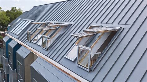 multifungsi jendela sekaligus balkon  atap rumah medcomid