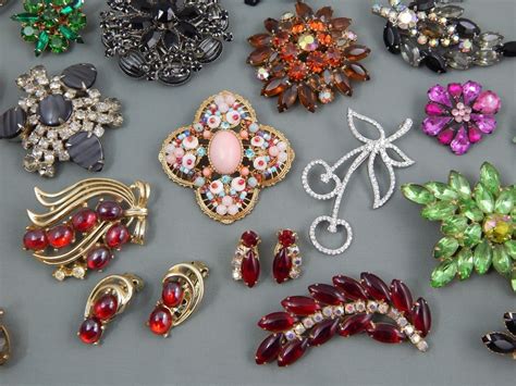 30 Pc Vintage Rhinestone Costume Jewelry Brooch Earring Lot Juliana