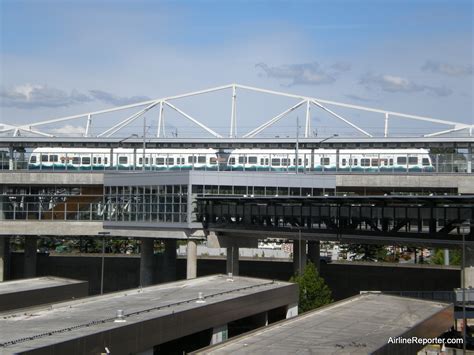 My Review Riding Seattles Link Light Rail From The Airport To