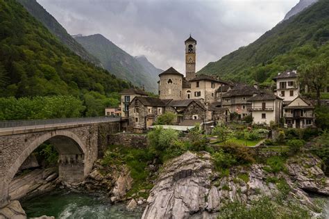 Old Swiss Mountain Village The Very Old Village Lavertezzo In
