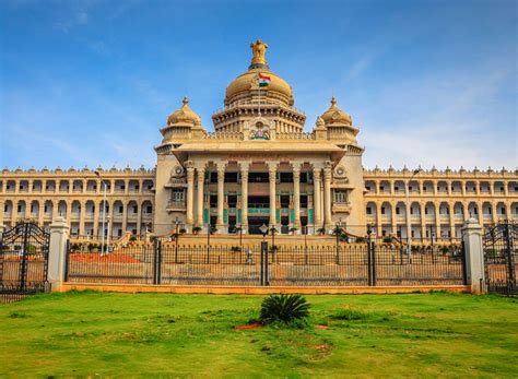Most Famous Historical Monuments In Karnataka Hhi Blog