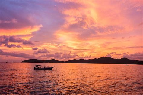 With rayna tours' sunset dinner cruise, you'll board a classic vessel as the sunshine begins to diminish. Sunset Dinner Cruise from Crystal Yacht in Malaysia- E&T ...