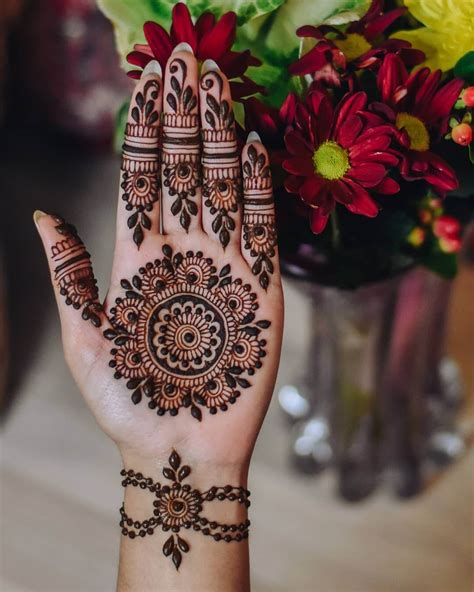 Half Hand Mehndi Designs For Brides And Bridesmaids Front Hand 12