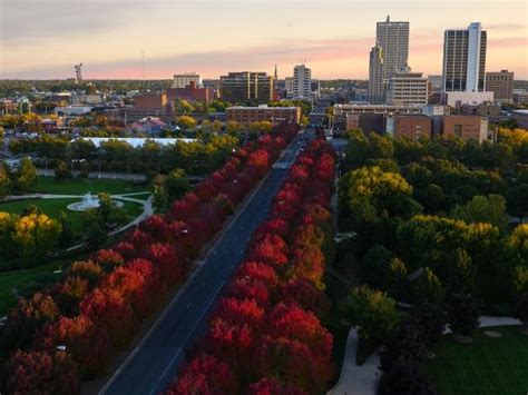 Fall Leaves Guide To Fort Wayne Indiana Visit Fort Wayne