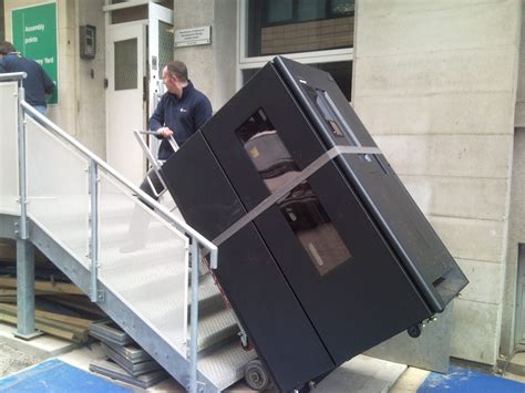 How To Use An Appliance Dolly On Stairs Storables