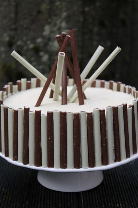 Toblerone ist weltweit eine der bekanntesten schweizer schokoladen. Weiße Schokoladen-Toblerone-Torte | Kuchen und torten ...