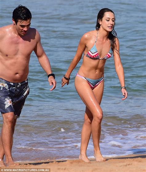 Home And Away S James Stewart And Bikini Clad Isabella Giovinazzo Show Off Their Physiques