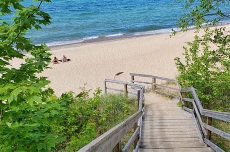 Best Pictured Rocks Beaches Views ⚓ 7 Lake Superior Beaches In