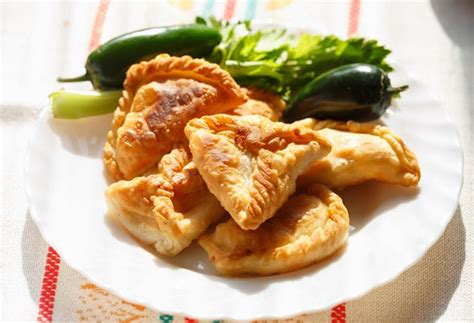 Facile à réaliser et utile pour de nombreuses recettes salées ou sucrées. Chaussons de courgette en feuille de brick -Notrefamille