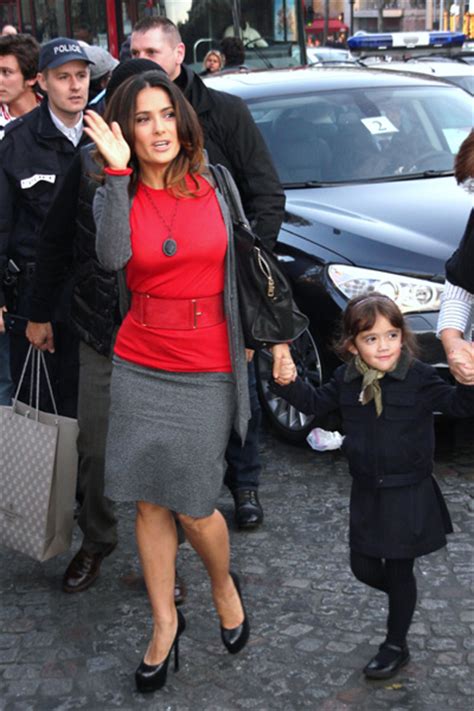 Salma hayek is celebrating the 14th anniversary of meeting her soul mate and husband. Top 10 pregnant celebrity moms over 40 - Page 4