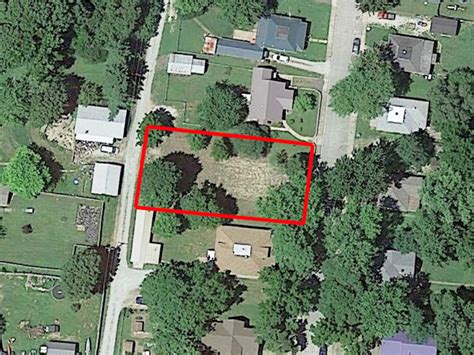 Over 10000 Square Foot Lot In A Well Established Landcentral