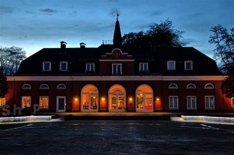 Our service was good and so was the food, altogether i would say. Der Kaisergarten Foto & Bild | architektur, architektur ...