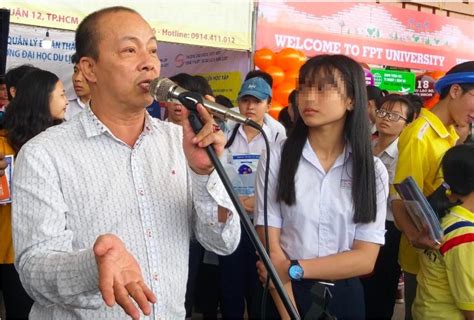 Kể về mối nhân duyên giữa mình và người vợ kém 18 tuổi, nghệ sĩ đức hải nhớ lại, khi học ở khoa tâm lý giáo dục trường. Miễn nhiệm chức vụ Phó Hiệu trưởng nghệ sĩ Đức Hải sau ...