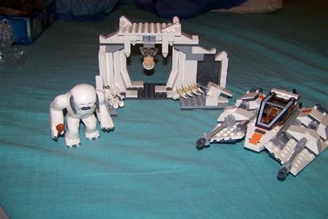 Boris Bricks Lego Star Wars 8089 Hoth Wampa Cave Review
