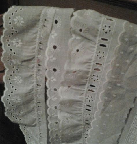 En nuestro portafolio tenemos telas para todos los universos textiles: Encajes. | Telas, Bordado, Encaje