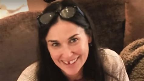 Demi Moore s'affiche avec une dent en moins ! | Premiere.fr