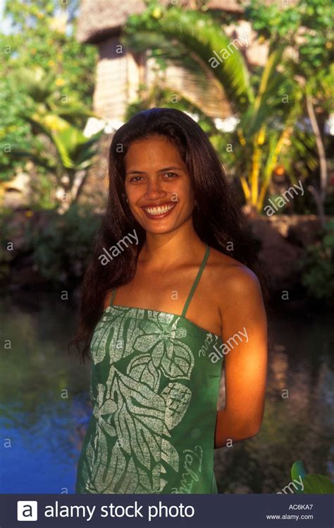 Tahitian Woman Model Release Mr At The Polynesian Cultural