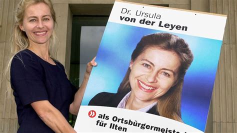 У́рсула гертру́да фон дер ля́йен (нем. Von der Leyen: Krönung einer politischen Karriere | NDR.de ...