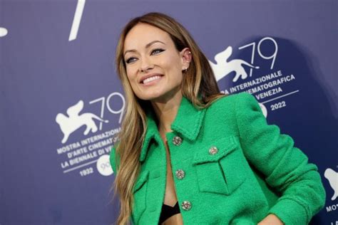 Potret Olivia Wilde Saat Hadiri Red Carpet