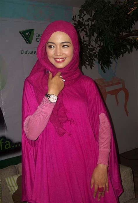 Bisa juga terjadi pendarahan atau risiko komplikasi. Ini News: IniNews-Hiburan : Nuri Maulida Berhijab