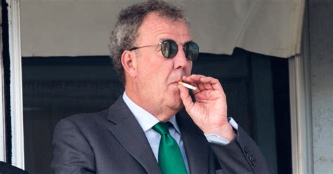jeremy clarkson quits his 40 a day smoking habit after pneumonia scare metro news