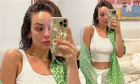 Abbie Chatfield Takes To Instagram To Show Off Incredible Figure With A Sexy Braless Selfie