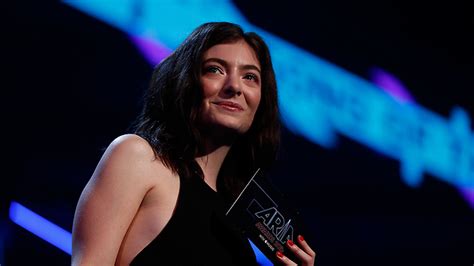 lorde backs out of israeli performance