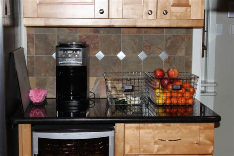 The arrangement of your cupboards and cabinets can change the entire look and feel of your kitchen. 34 Inventive Kitchen Countertop Organizing Ideas to Keep ...