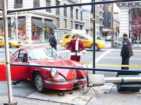 Santa Crashes Porsche 911 In New York Autoevolution