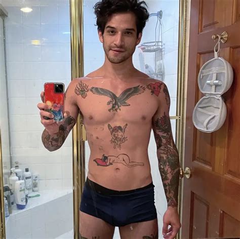 Omg Tyler Posey Gets Spunky For New Thirst Trap In Underwear Omgblog